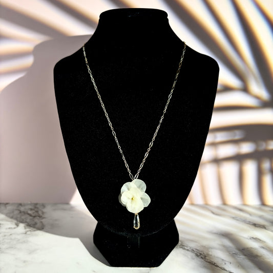 Floral Pendant Necklace